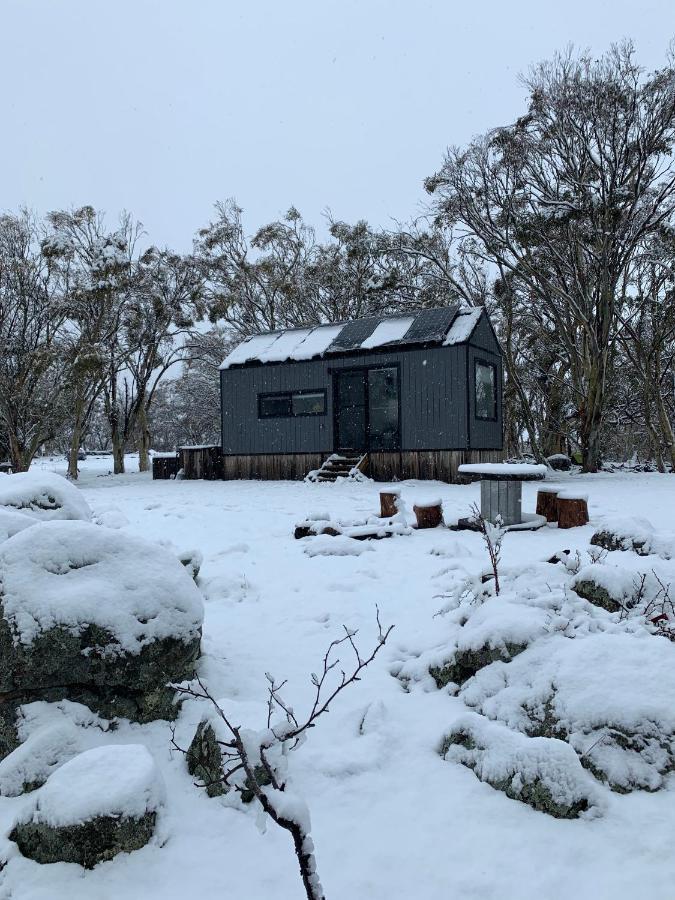 Big Yard Escapes - Two Off-Grid Tiny Houses On The Mowamba River Jindabyne Exteriér fotografie