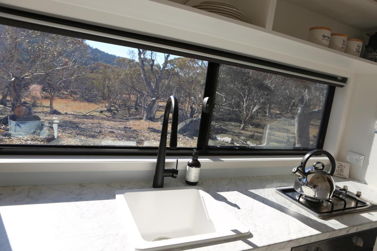Big Yard Escapes - Two Off-Grid Tiny Houses On The Mowamba River Jindabyne Exteriér fotografie