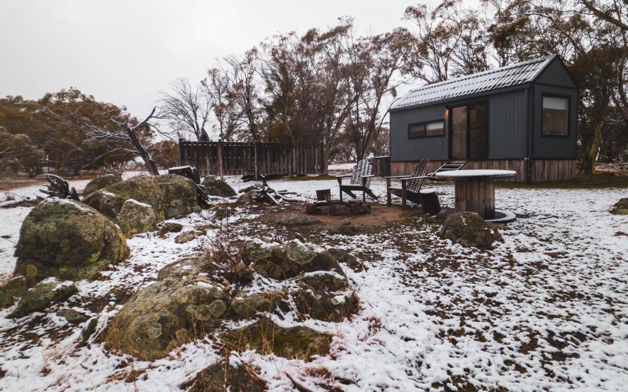 Big Yard Escapes - Two Off-Grid Tiny Houses On The Mowamba River Jindabyne Exteriér fotografie