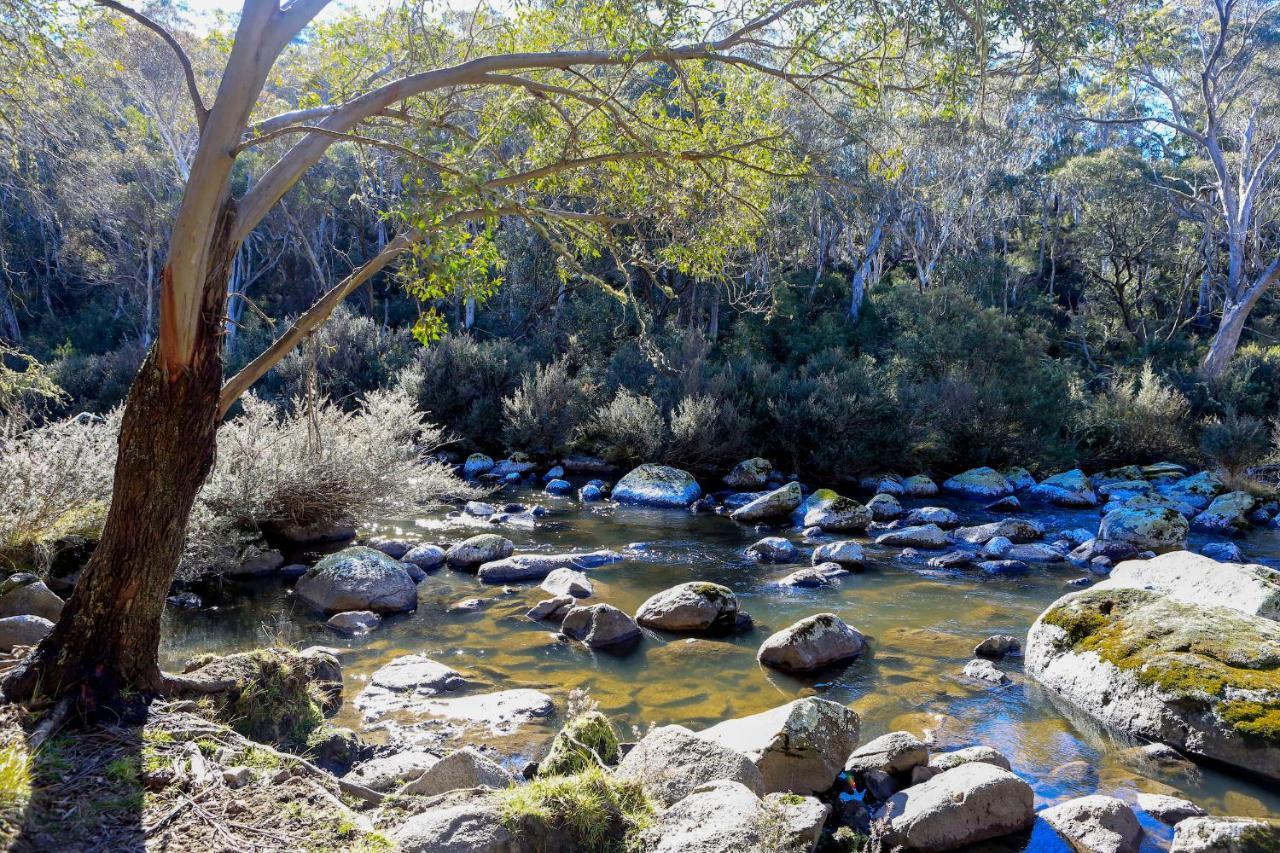 Big Yard Escapes - Two Off-Grid Tiny Houses On The Mowamba River Jindabyne Exteriér fotografie