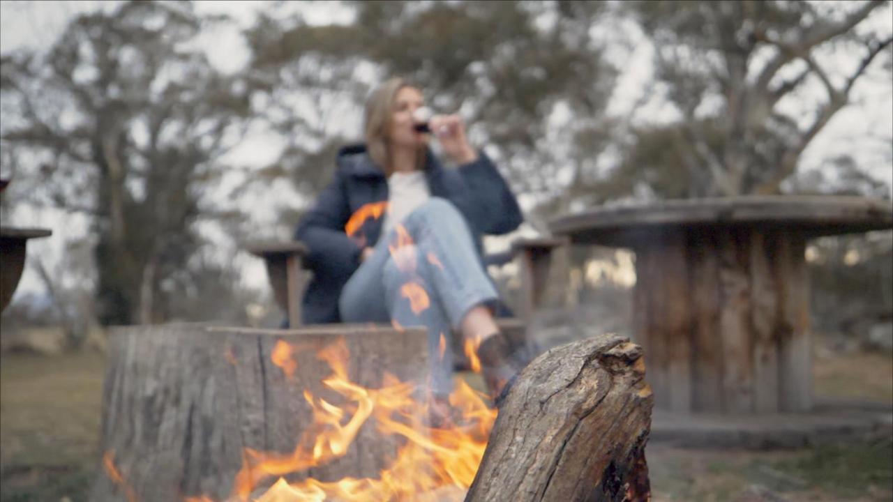 Big Yard Escapes - Two Off-Grid Tiny Houses On The Mowamba River Jindabyne Exteriér fotografie