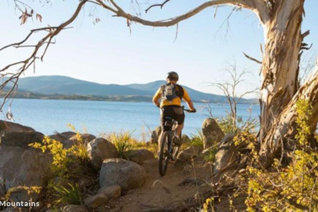 Big Yard Escapes - Two Off-Grid Tiny Houses On The Mowamba River Jindabyne Exteriér fotografie
