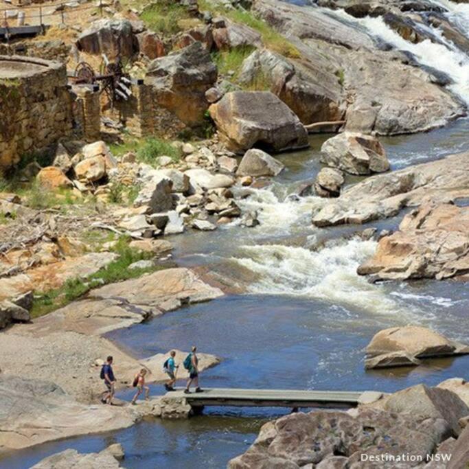Big Yard Escapes - Two Off-Grid Tiny Houses On The Mowamba River Jindabyne Exteriér fotografie