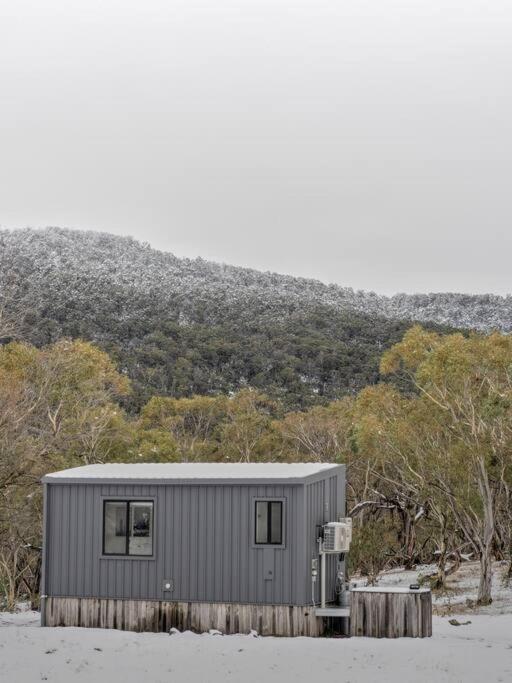 Big Yard Escapes - Two Off-Grid Tiny Houses On The Mowamba River Jindabyne Exteriér fotografie