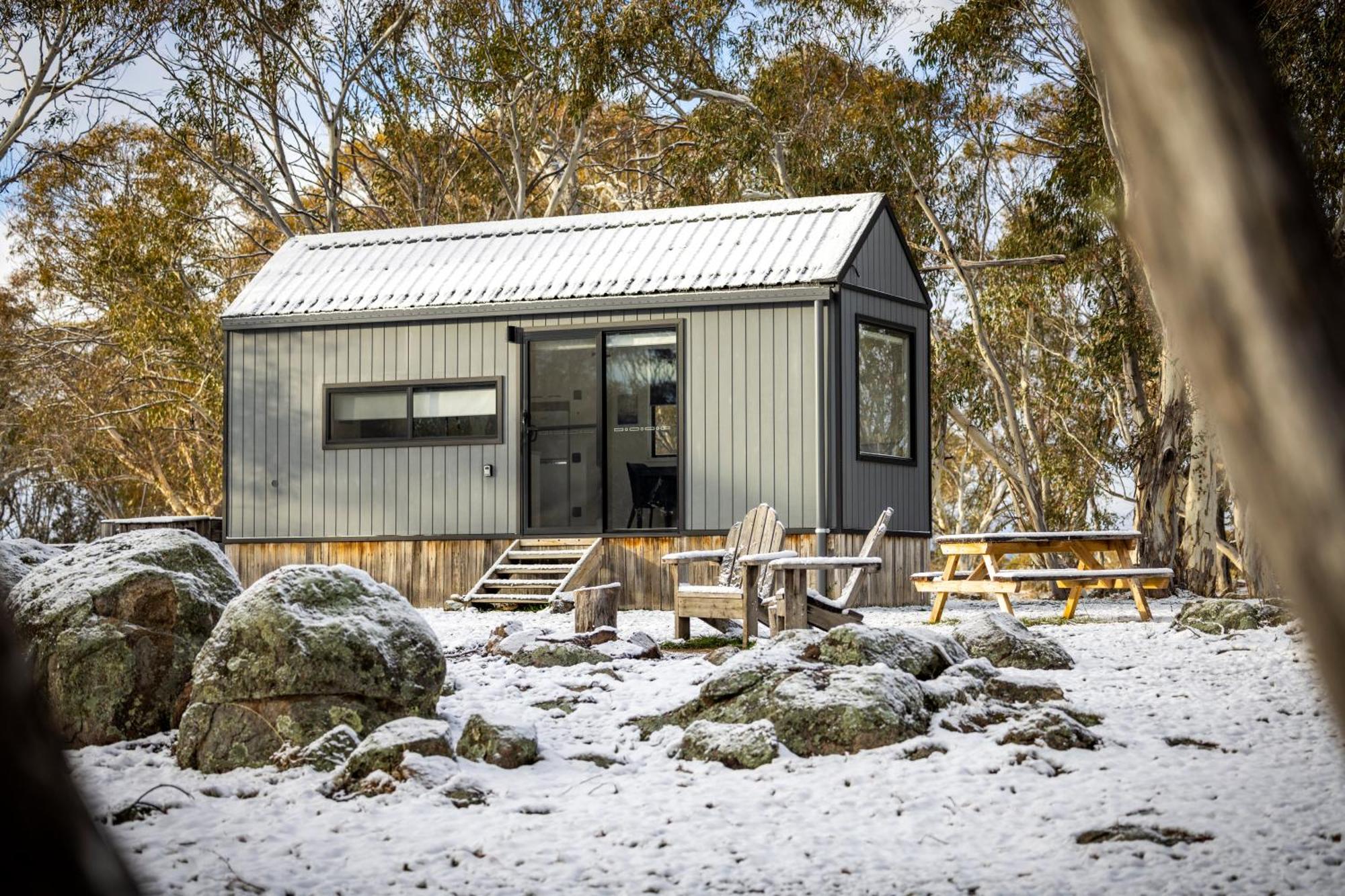 Big Yard Escapes - Two Off-Grid Tiny Houses On The Mowamba River Jindabyne Exteriér fotografie